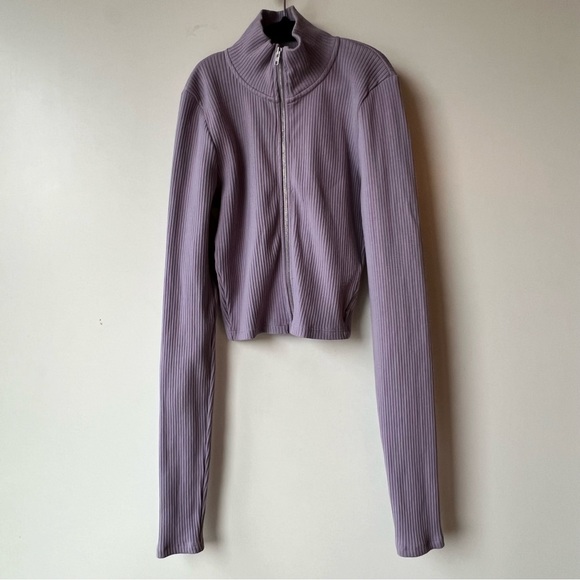 TNA Mock Neck Full Zip Long Sleeve Crop T-Shirt - Picture 4 of 13